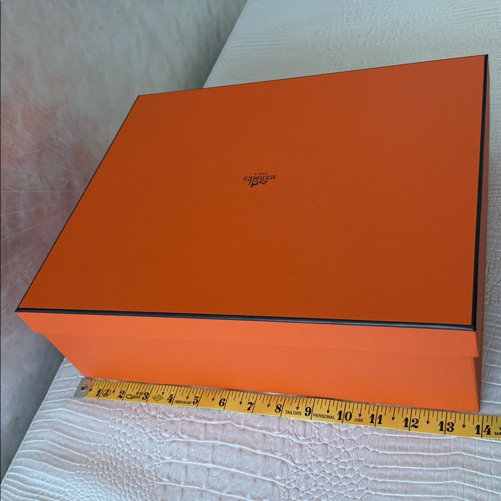Hermes Large storage , Evelyne, Bolide, Sweater, sneakers, shoes box.like new - Picture 12 of 12